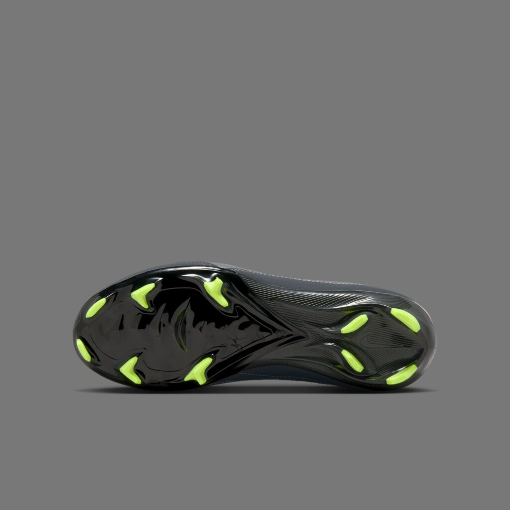 The New Nike Mercurial Vapor 16 Pro "Neon" is inspired by the Air Max 95 "Neon"