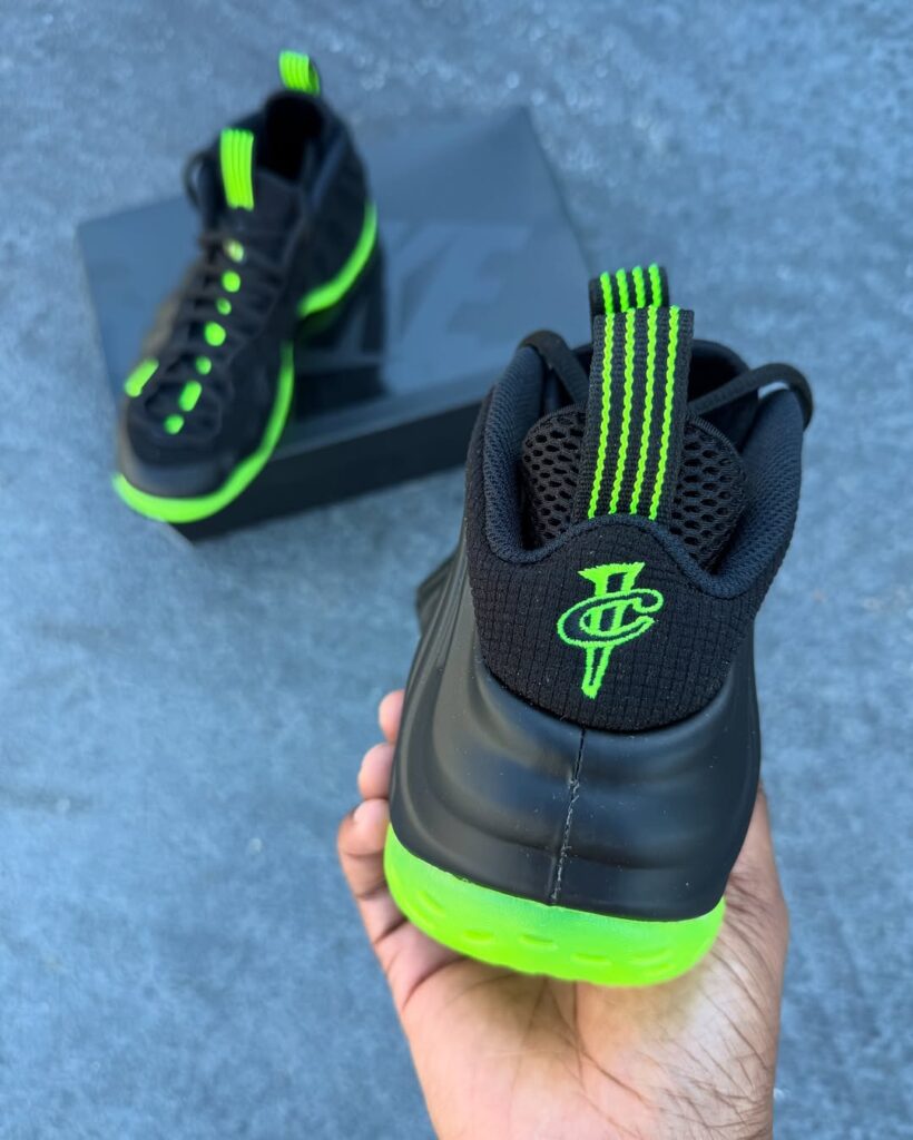 Nike Air Foamposite One "Black/Volt" Release Date