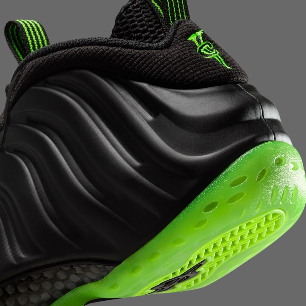 Nike Air Foamposite One "Black/Volt" Release Date
