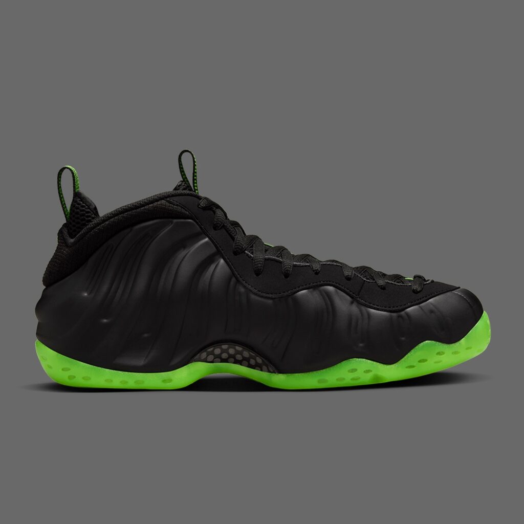 Nike Air Foamposite One "Black/Volt" Release Date